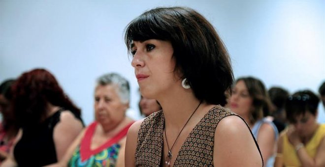 El juez que condenó a Juana Rivas tachó parte de la sentencia que contradecía el fallo