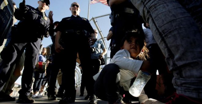 El Gobierno de EEUU deporta a más de 450 padres sin sus hijos