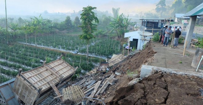 Un terremoto de magnitud 6,4 deja catorce muertos y 162 heridos en Indonesia