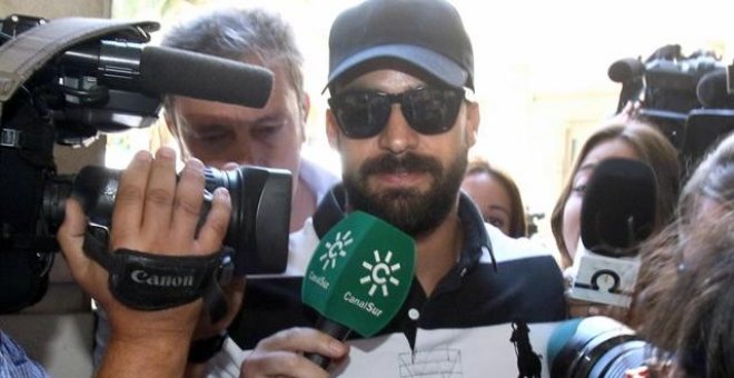 El guardia civil de 'La Manada' sigue activo, sin destino y cobrando su sueldo "hasta que haya sentencia firme"