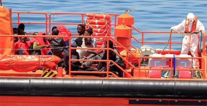Rescatados 125 migrantes de tres pateras en el mar de Alborán