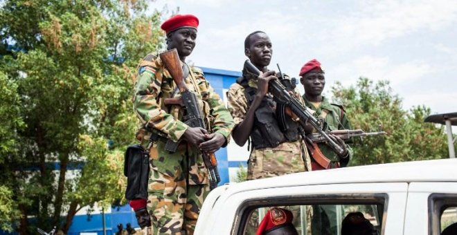 La oposición y los militares firman un acuerdo político para la transición en Sudán
