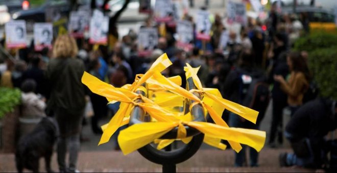 Detenido por un delito de odio el presunto agresor de la mujer que retiraba lazos amarillos en Barcelona