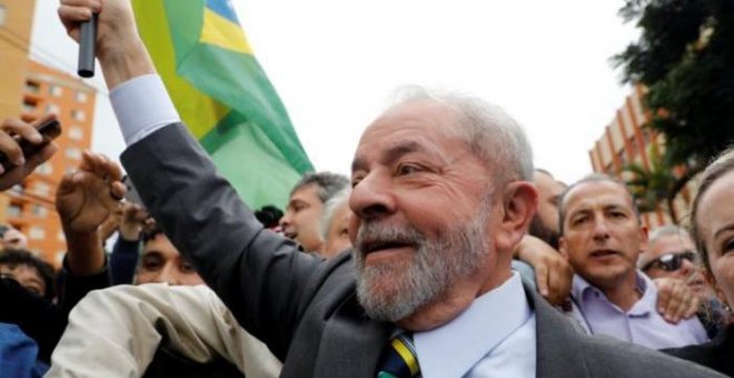 Una investigación pone en tela de juicio la imparcialidad de la operación por la que encarcelaron a Lula en Brasil