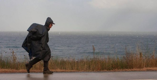 Siete provincias en alerta por riesgo de lluvias y fuertes oleajes en las zonas costeras