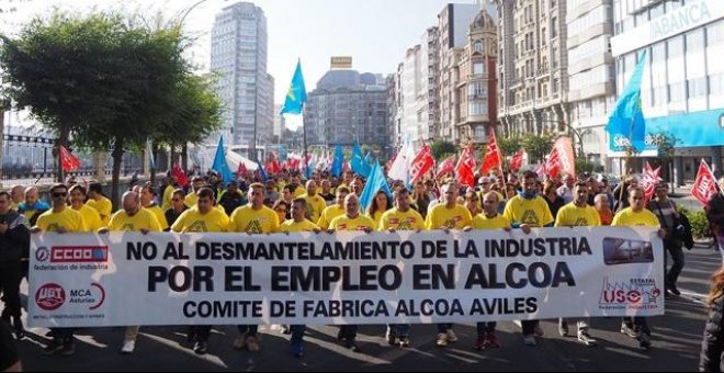 Miles de personas se manifiestan en A Coruña contra el ERE extintivo de Alcoa