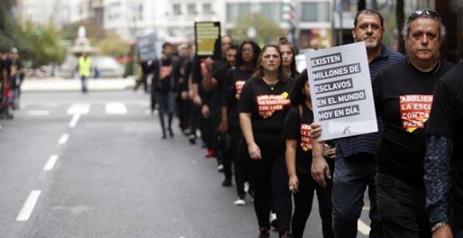 Una marcha silenciosa en Bilbao denuncia la trata de personas