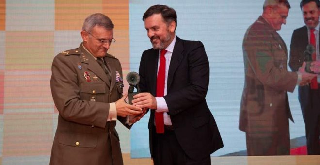 Un teniente general representó al Ejército en la entrega de premios de Hazte Oír