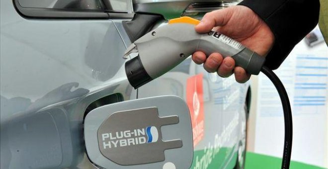 El Gobierno multará con 30 millones a las gasolineras que no se reconviertan en 'electrolineras'