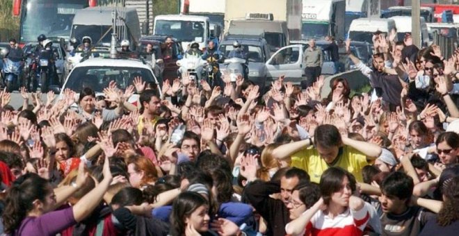 Universitarios de Barcelona se encierran en las facultades para exigir una reducción del 30% de las tasas