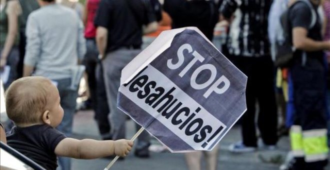Paralizados dos desahucios en Madrid de dos mujeres y sus hijos pequeños