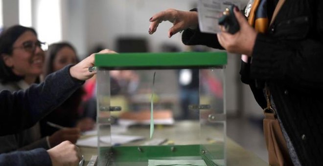 La participación en Andalucía se desploma casi cuatro puntos respecto a 2015