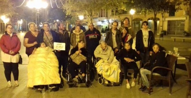 Aplazan el desahucio en Palma de una familia con ocho personas con discapacidad