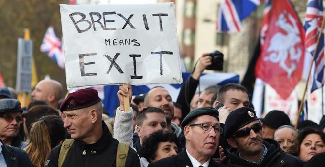 Eurófobos y laboristas toman Londres en sendas manifestaciones por la votación del Brexit