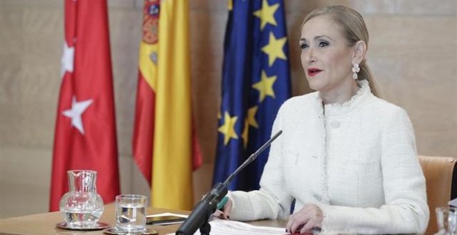 Cifuentes critica al Ayuntamiento de Madrid en un vídeo por no limpiar las hojas de las calles