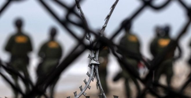 Estados Unidos estudia enviar otros 1.000 militares a la frontera con México