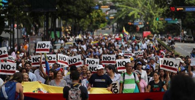 La oposición venezolana mantiene el pulso a Maduro sin altercados