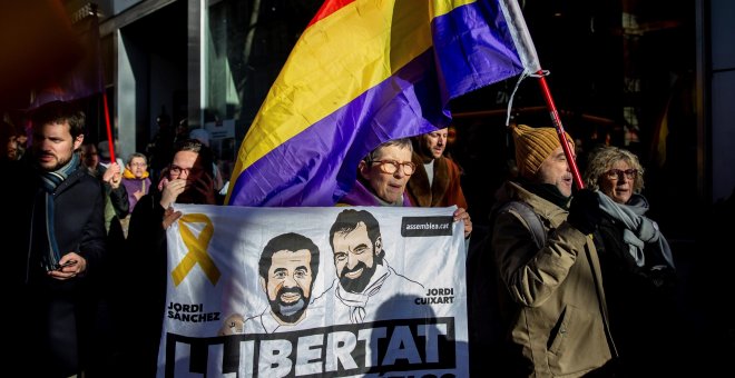 ​Escritores, periodistas o profesores se autoinculpan en Madrid con 'los Jordis' por el juicio al 'procés'