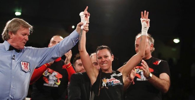 Joana Pastrana suma su tercer título mundial de boxeo