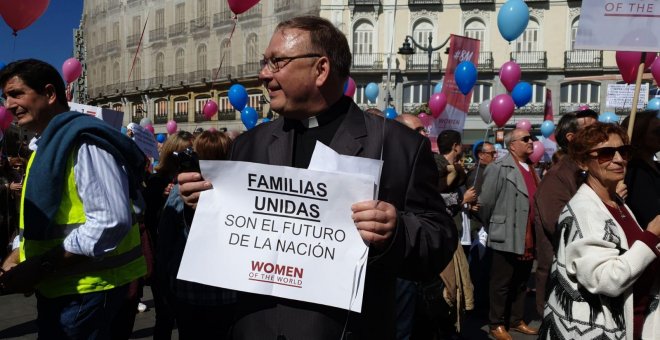 ¿Quién está detrás de la marcha antifeminista que niega la violencia machista?