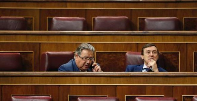 Casado busca una "salida digna"en Europa para ministros y altos cargos de la era Rajoy