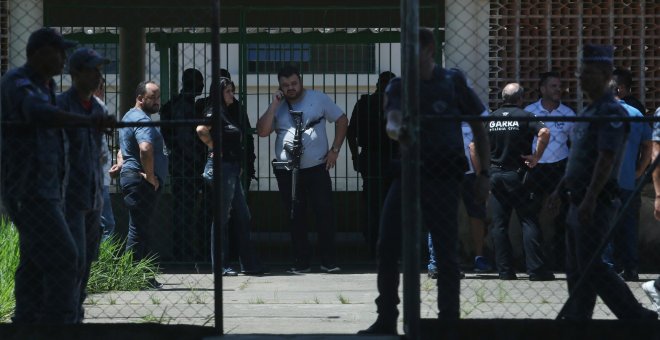 Dos exalumnos asesinan a diez personas en una escuela de Sao Paulo