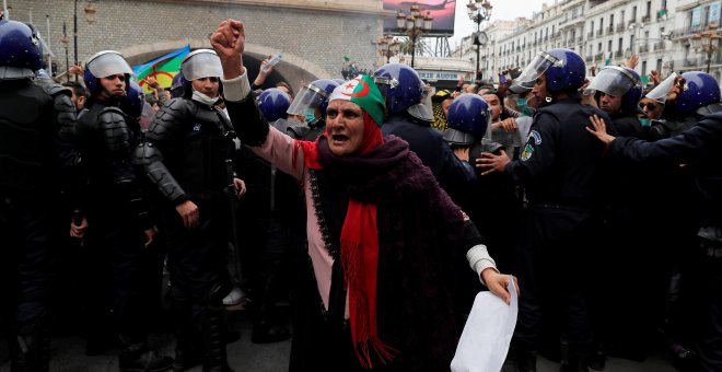 Las mujeres argelinas, a la reconquista de un espacio público en ebullición