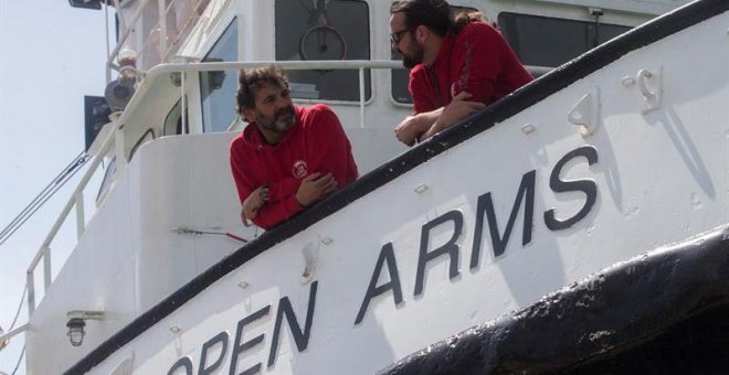 El Open Arms denuncia que lleva cinco días sin poder descargar la ayuda humanitaria en Grecia