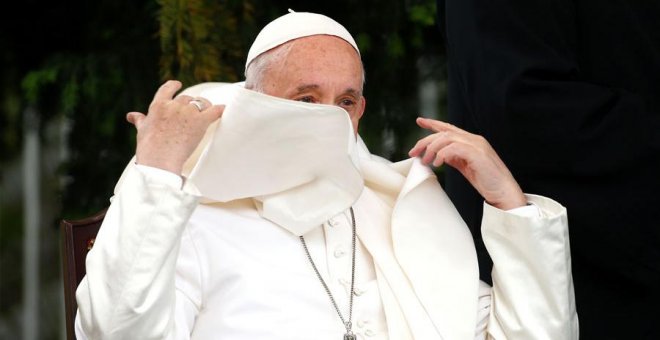 Víctimas de abusos en la Iglesia tachan de "fraude" las nuevas normas del papa contra la pederastia