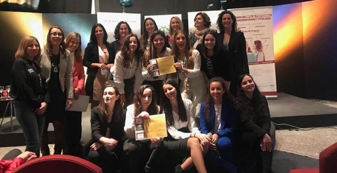 Una pulsera antiacoso y maltrato gana un premio de la Universidad de Sevilla