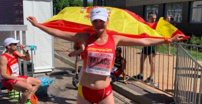 Julia Takacs, plata en 50 kilómetros marcha, destroza el récord de España