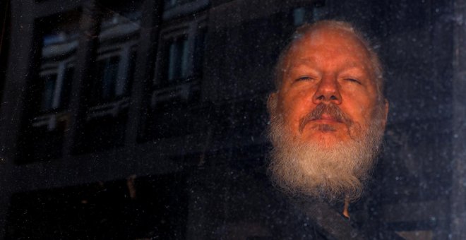 Reino Unido firma la orden de extradición de Julian Assange a EEUU