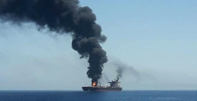 Atacados dos petroleros en el golfo de Omán