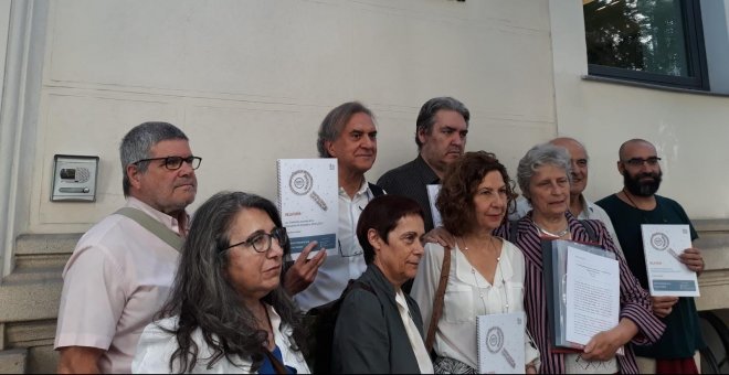 Denuncian por prevaricación y malversación a la Consejería de Sanidad de Madrid por el "abuso" de los contratos menores