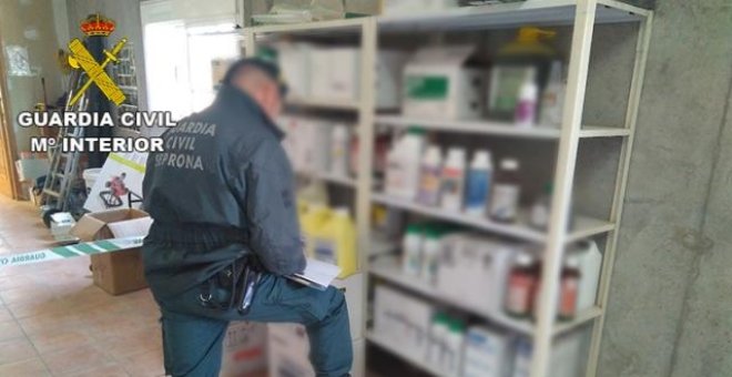La Guardia Civil interviene 63 toneladas de pesticidas prohibidos y perjudiciales para la salud