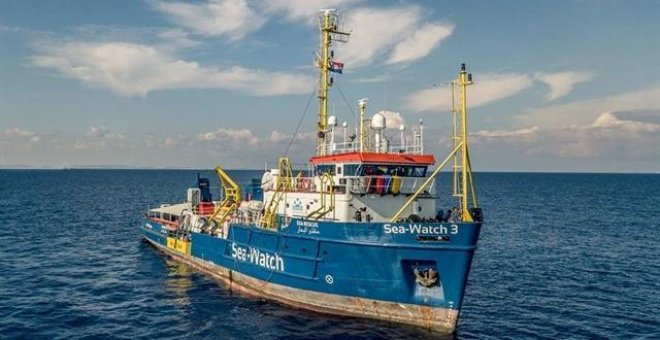 Italia intercepta y aborda el Sea Watch con 42 migrantes a bordo frente al puerto de Lampedusa