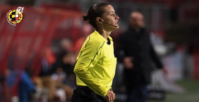 Guadalupe Porras Ayuso, primera árbitra asistente en debutar en Primera División