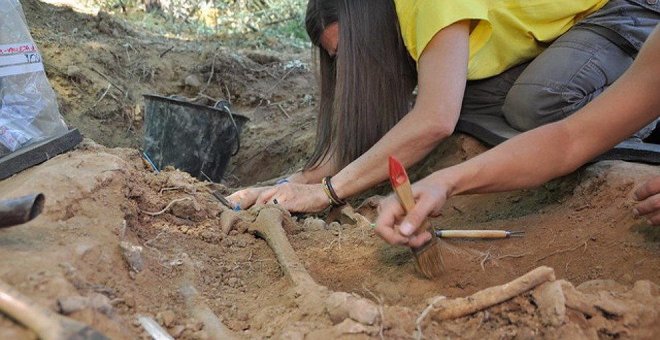 Detenido por estafar 43.000 euros a una anciana a la que dijo que hallaría los restos de sus padres fusilados en la Guerra Civil