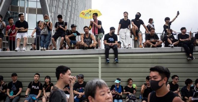 Decenas de miles de hongkoneses marchan de nuevo contra la ley de extradición