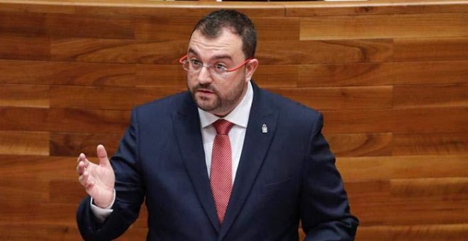 El socialista Barbón se compromete en su investidura a reducir el desempleo en Asturias