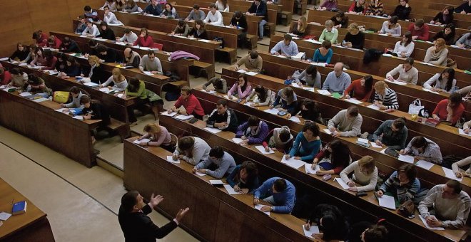 Las clases universitarias, ¿en peligro de extinción?