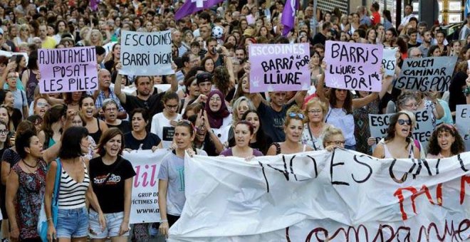 Miles de personas se manifiestan en Manresa contra la violación de una menor