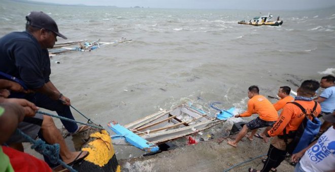 Una treintena de muertos y desaparecidos en tres naufragios en Filipinas