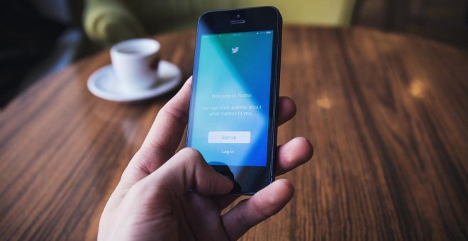 Twitter informa que podría haber usado datos de usuarios para anuncios sin su permiso