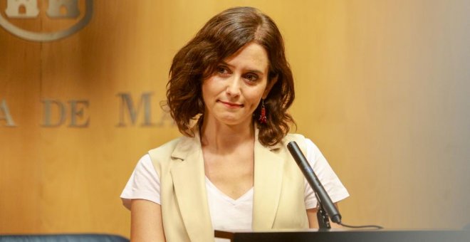 Díaz Ayuso toma las riendas de la Comunidad de Madrid lastrada por sus compromisos con la ultraderecha y por la trama Púnica