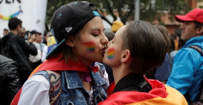 Dos chicos agreden a otro por defender a una pareja gay en Granada