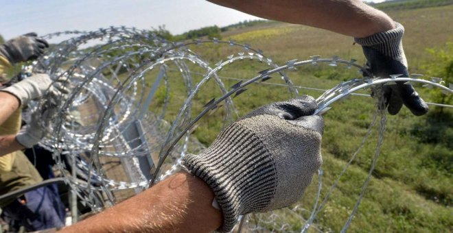 La retirada de las concertinas de las vallas de Ceuta y Melilla empezará antes de fin de mes