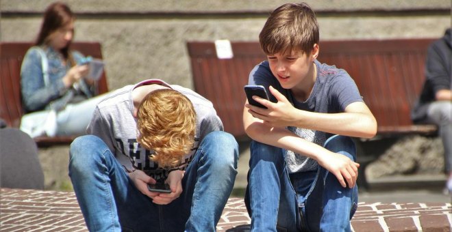 Los adolescentes que abusan de las redes sociales tienen mayor riesgo de sufrir ansiedad y depresión