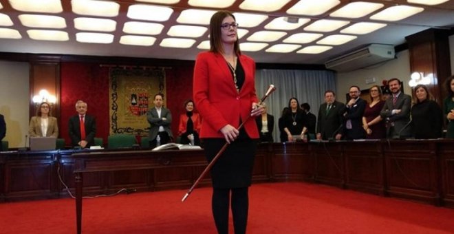 Las "antiestéticas" decisiones de la alcaldesa de Móstoles en su política de contrataciones a dedo