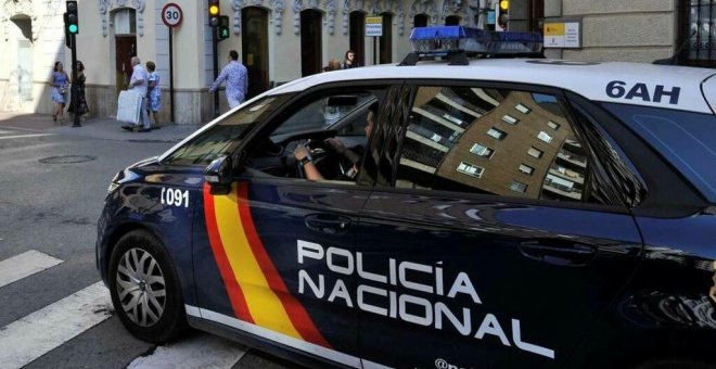 Tres detenidos por insultos racistas y agresiones contra un matrimonio en València